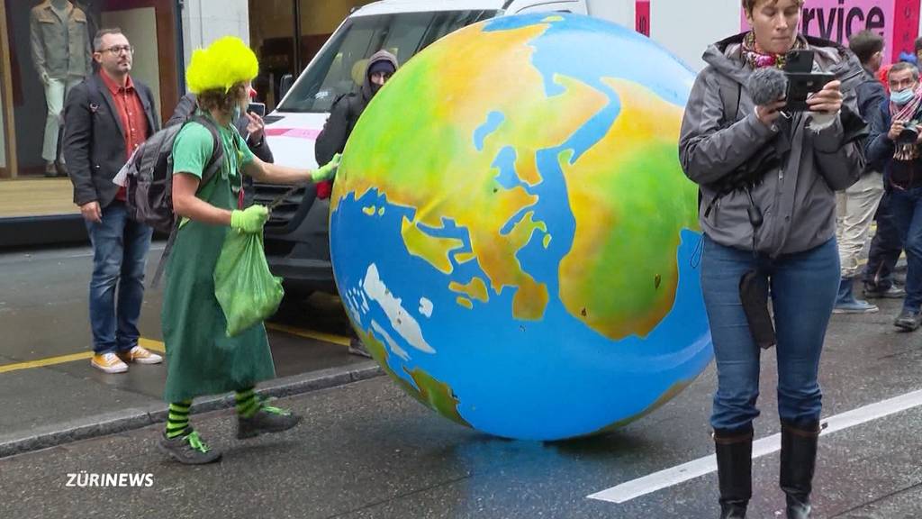 Sitzblockade in Zürcher Innenstadt: Klima-Aktivisten legten den Verkehr lahm