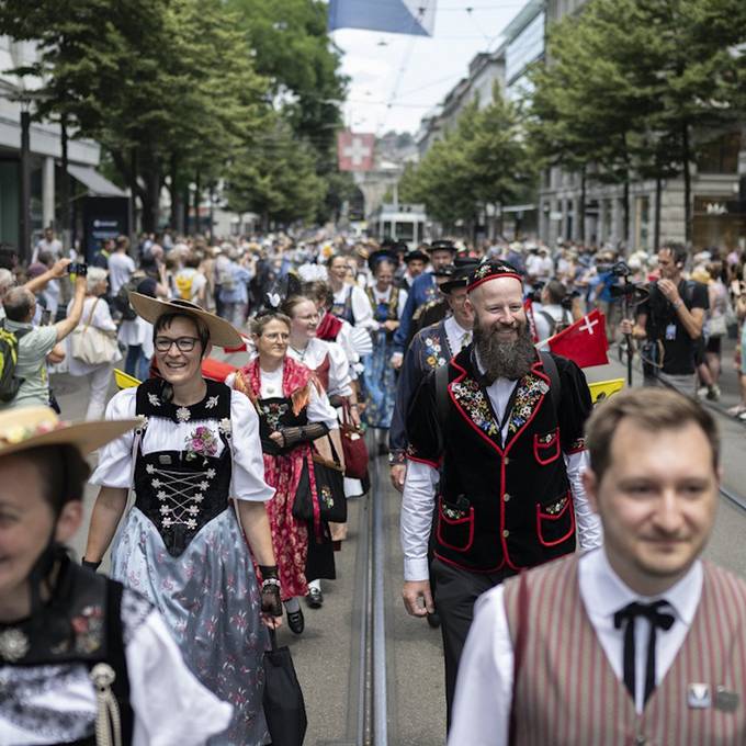 Eidgenössisches Trachtenfest am Hauptbahnhof eröffnet