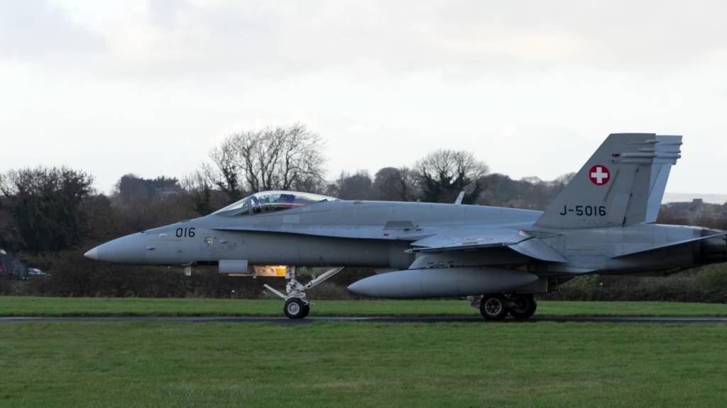 Die Schweizer Luftwaffe hat den Ausbildungs- und Trainingsbetrieb mit der F/A-18-Flotte am Montagnachmittag wieder aufgenommen.