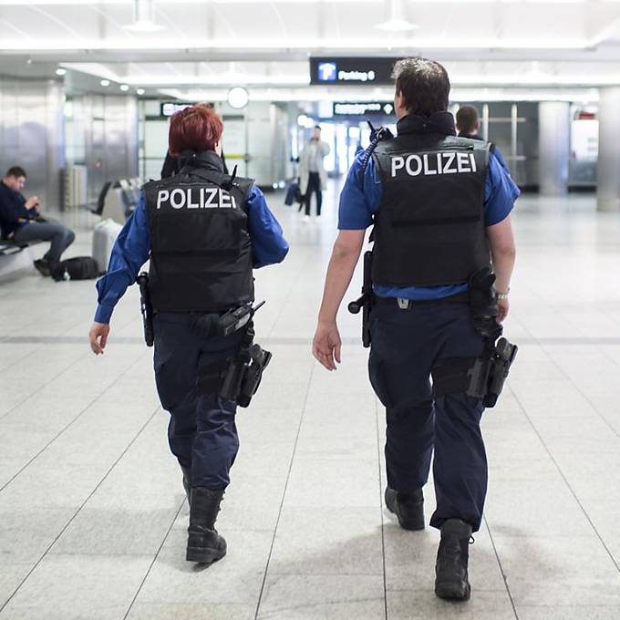 Polizei findet kiloweise Kokain am Flughafen