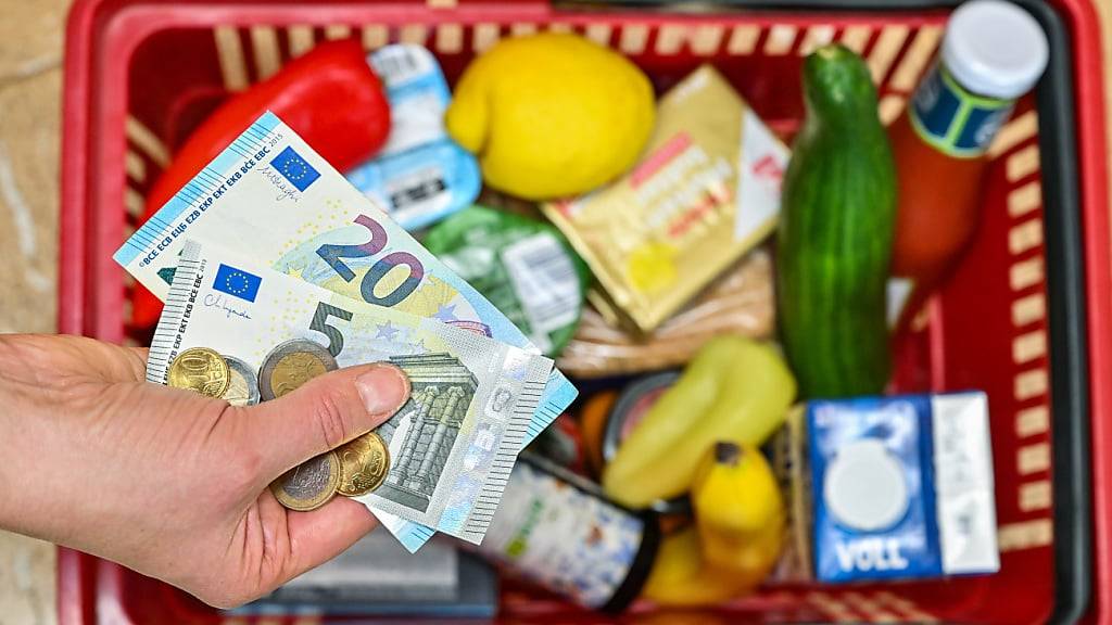 Die Inflation in der Eurozone hat sich im Juli wie erwartet verstärkt. Die Konsumentenpreise legten um 2,6 Prozent im Vergleich zum entsprechenden Vorjahresmonat zu. (Archivbild)