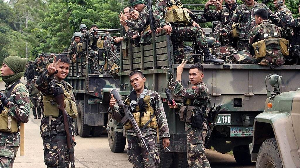 Soldaten auf den Philippinen bereiten eine Offensive gegen die Terrorgruppe Abu Sayyaf vor. (Archivbild)
