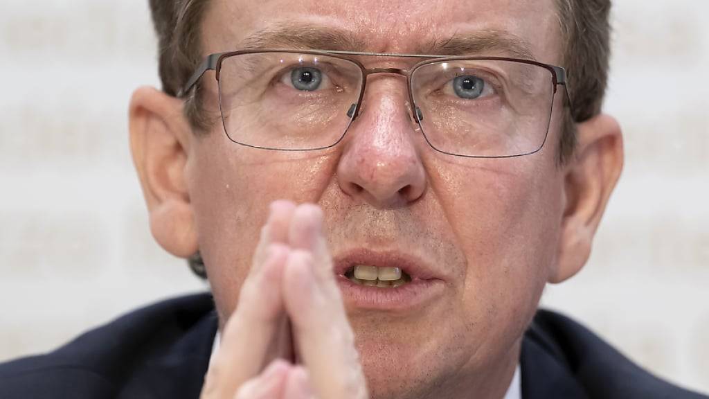 Loben Energieminister und Bundesrat Albert Rösti für dessen Sinn für das Machbare: Die Chefs der drei grössten Schweizer Energieunternehmen - Axpo, Alpiq und BKW.