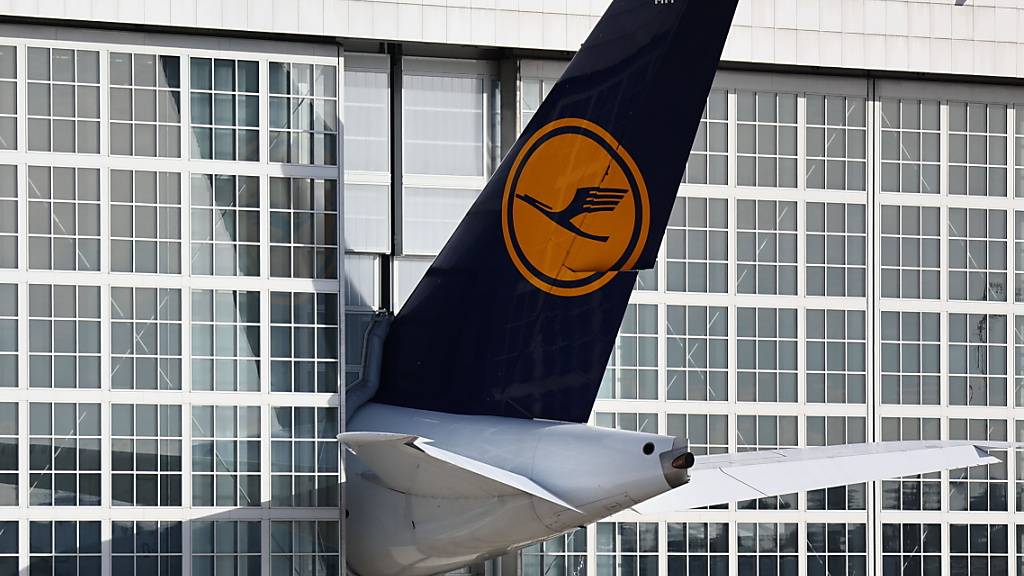 Hunderte Lufthansa-Flüge fallen wegen Warnstreik aus