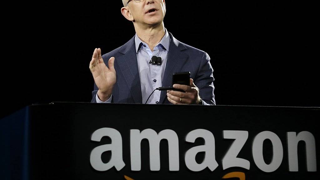 Gemäss dem «Forbes»-Magazin ist der Amazon-Chef Jeff Bezos neu der reichste Mensch der Welt. Er löst Microsoft-Gründer Bill Gates ab. (Archivbild)