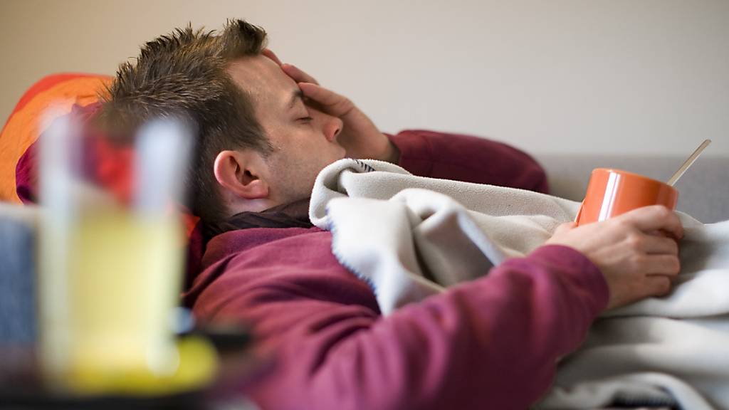 Die Symptome bei einer Grippe ähneln sich jenen einer Corona-Erkrankung.