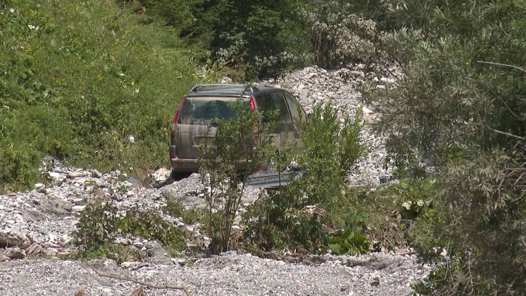 Unwetter in der Westschweiz: Familie im Auto weggespült