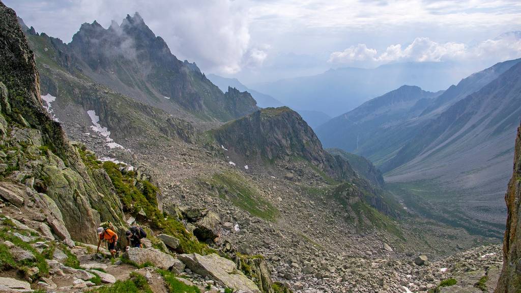 Auf mehrtägiger Wanderung: Britischer Berggänger im Wallis zu Tode gestürzt