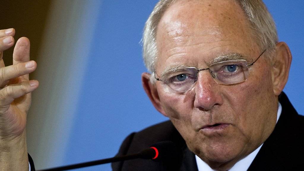 Der deutsche Finanzminister Wolfgang Schäuble kann sich Dank der guten Konjunktur über sprudelnde Steuereinnahmen freuen. (Archivbild)