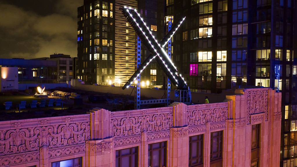 Das «X» auf dem Dach des umbenannten Onlinedienstes Twitter ist in San Francisco nicht erwünscht. (Archivbild)