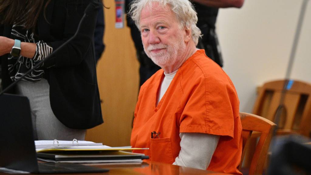 ARCHIV - Regisseur und Schauspieler Timothy Busfield vor einer Anhörung im zweiten Bezirksgericht im Bernalillo County Courthouse. (zu dpa: «US-Schauspieler Busfield wegen Kindesmissbrauchs angeklagt») Foto: Sam Wasson/Pool Getty/dpa