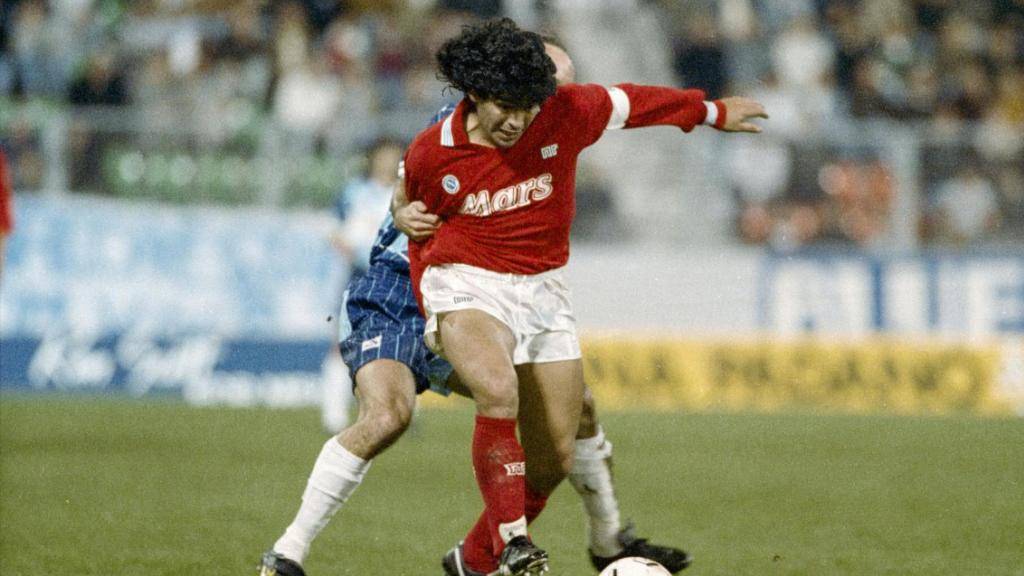 Im Herbst 1989 gab Diego Maradona ein Gastspiel in der Schweiz. Der Weltstar gastierte im UEFA-Cup mit Napoli im Zürcher Letzigrund