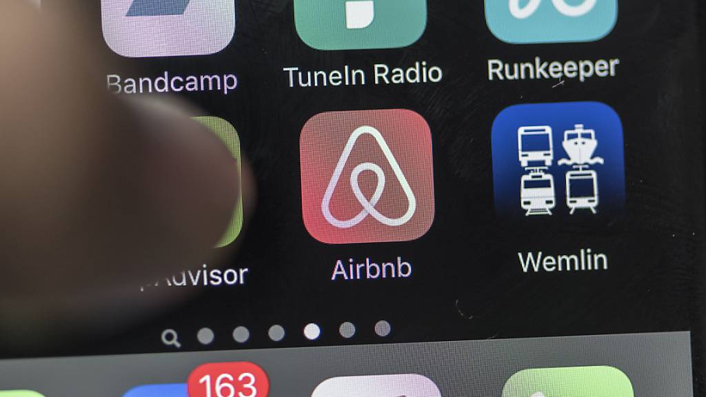 Der Zürcher Regierungsrat sieht in Airbnb-Angeboten kein Problem. Diese seien nicht schuld an der Wohnungsknappheit. (Symbolbild)