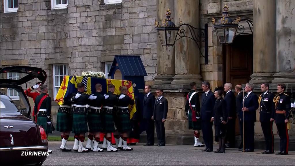 Der Leichnam der Queen wurde nach Edinburgh überführt
