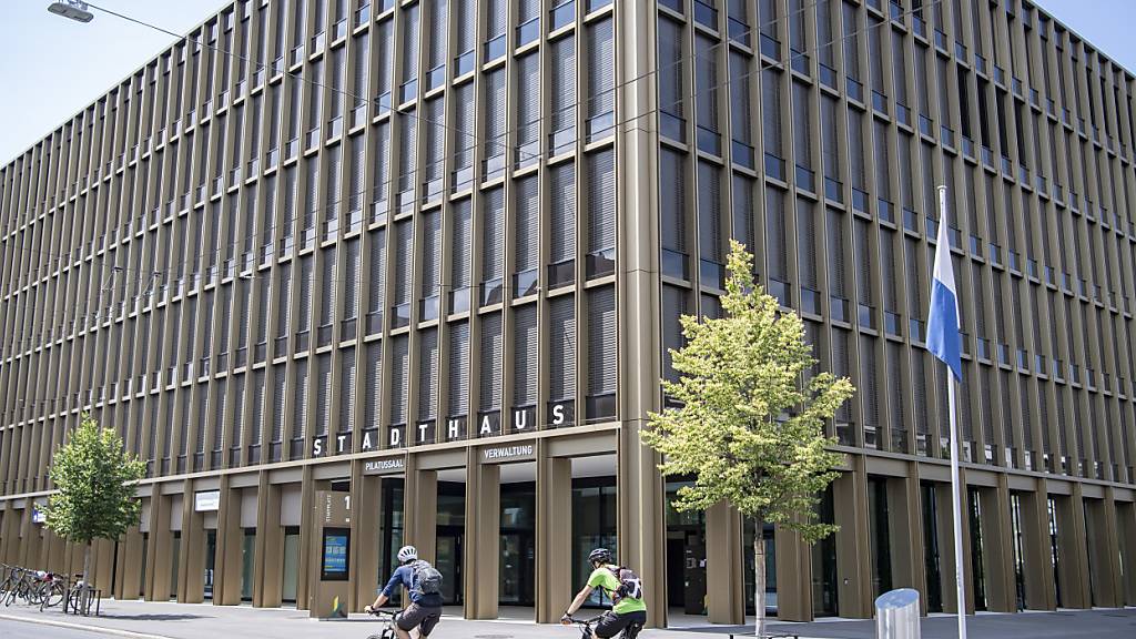 Das Stadthaus von Kriens: Die Luzerner Vorortsgemeinde wird in den ersten drei Monaten 2025 kein rechtskräftiges Budget haben. (Archivaufnahme)
