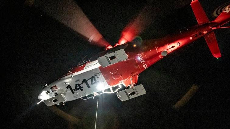 Mitten in der Nacht musste ein Helikopter der Rega zwei junge Tessiner nach einem Absturz in den Bergen retten. (Symbolbild)