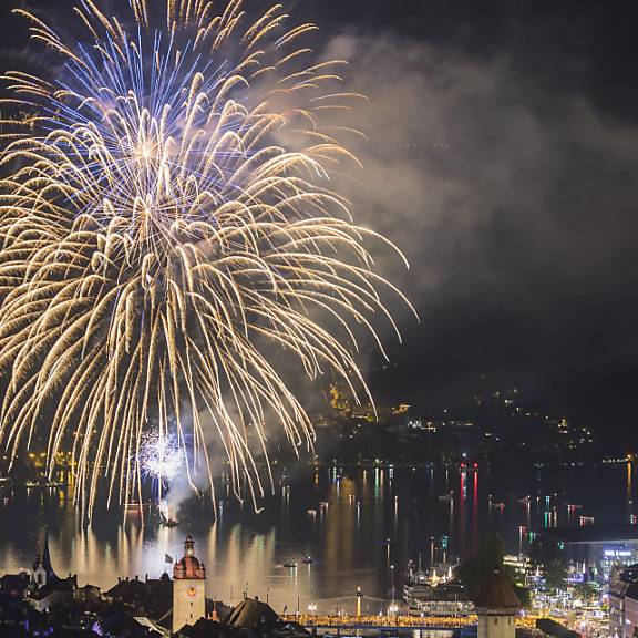 Party, Feuerwerk und Schlitteln: So kannst du ins 2023 reinfeiern