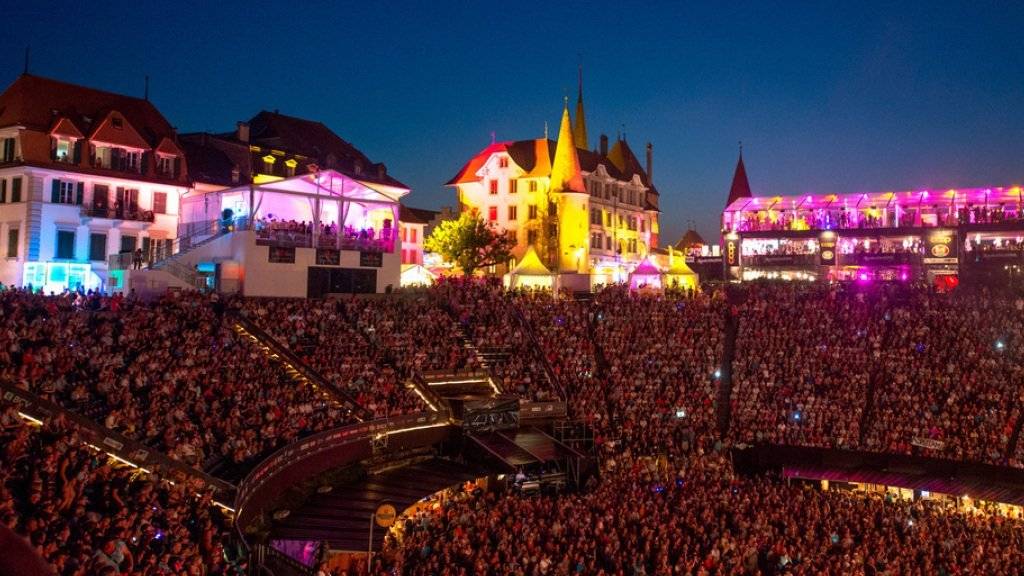 Viel Swissness am Rock Oz'Arenes 2016: Das Musikfestival in Avenches widmet seinen Auftakt am 1. August Schweizer Künstlern. (Archiv)
