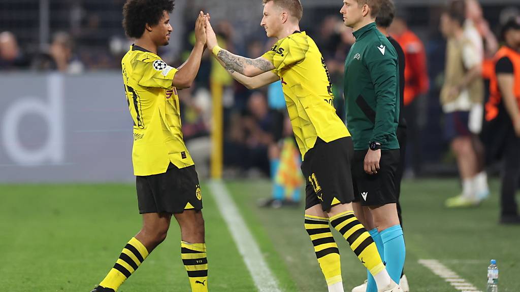 In dieser Saison bei Dortmund oft nur noch Ergänzungsspieler: Marco Reus (re.) kommt im Champions-League-Halbfinal gegen Pais Saint-Germain für Karim Adeyemi ins Spiel