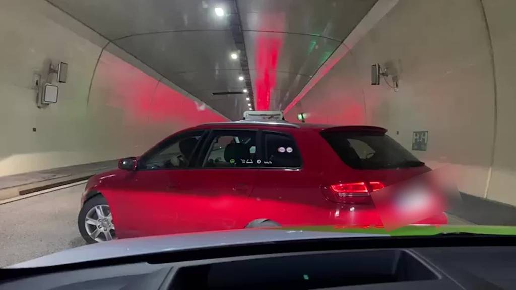 Gefährliches Wendemanöver in Tunnel – Lenker verliert Geduld