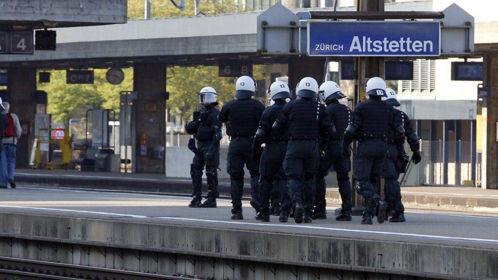 Der FC Zürich wird aufgrund von Fan-Krawallen nach dem Match gegen Basel bestraft