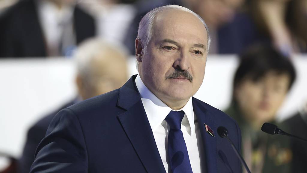 Alexander Lukaschenko hält eine Rede vor den Delegierten der belarussischen Volksversammlung. Foto: Pavel Orlovsky/POOL BelTa/AP/dpa