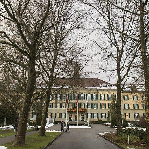 Psychiatrische Versorgung in Bern bedroht: Organisationen schlagen Alarm