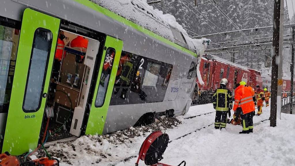 Fünf Verletzte bei Zugentgleisung im Wallis 