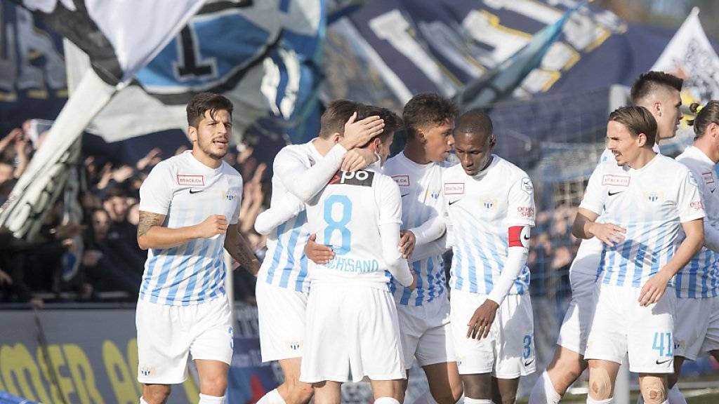 Die Spieler des FC Zürich bejubeln das zweite Tor beim 4:1-Auswärtssieg in Wohlen