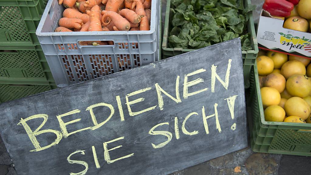 Foodsaver Jam mit geretteten Lebensmitteln in Basel: Der Bundesrat will mit einem Aktionsplan gegen die Verschwendung von Lebensmitteln vorgehen. (Archivbild)