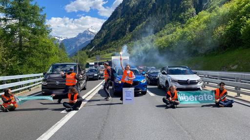 Klima-Aktivisten blockieren Strasse zum Gotthard