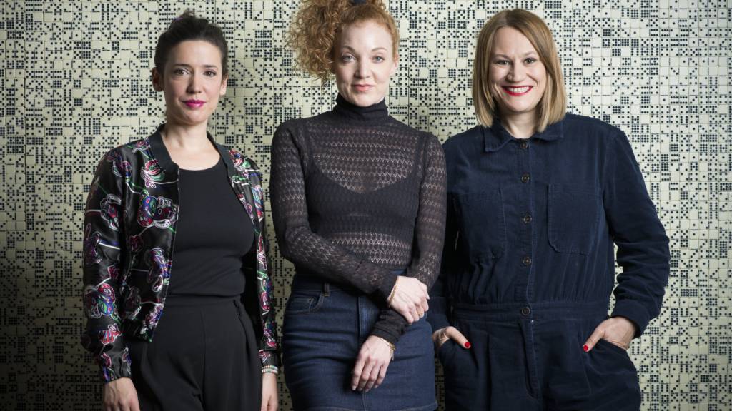 Nach fünf Jahren haben die Podcasterinnen Gülsha Adilji, Yvonne Eisenring und Maja Zivadinovic (v.l.n.r.) das Ende ihres Projekts «Zivadiliring» bekannt gegeben. (Archivbild)