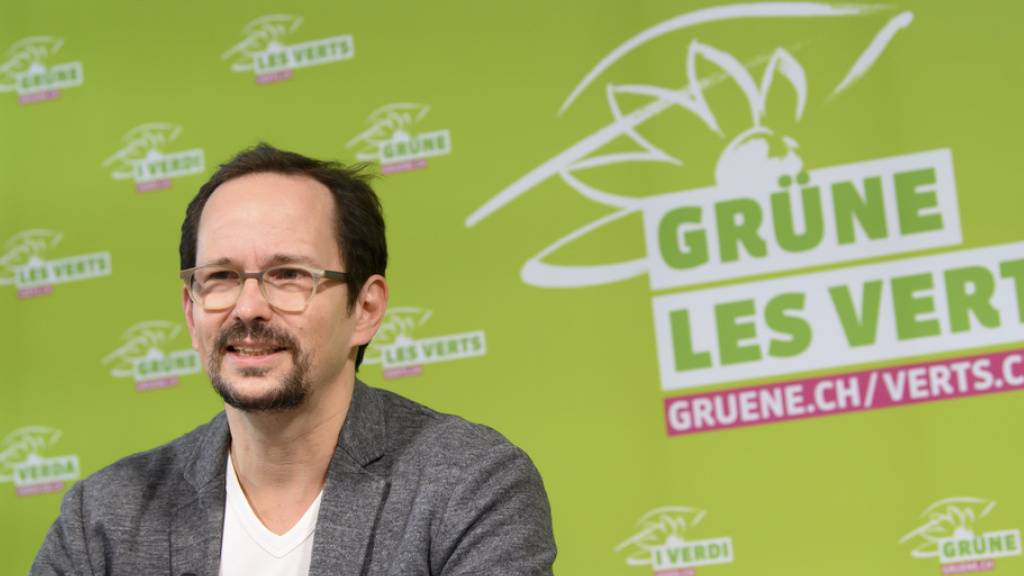 «Nun kann unsere 3 x Ja Kampagne für Klimaschutz und Biodiversität starten»:  Balthasar Glättli, Parteipräsident der Grünen, spricht zu den Delegierten an der virtuellen DV am Samstag.
