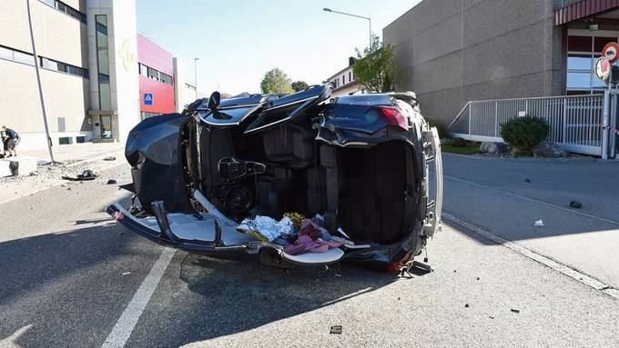 Autofahrer muss nach Selbstunfall mit Rega ins Spital