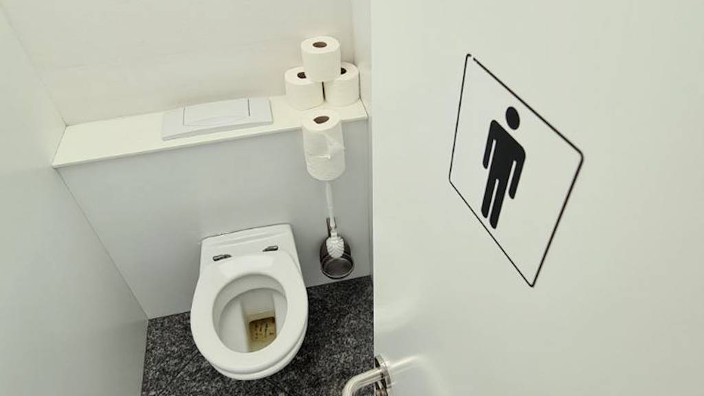 Grüsel-WC im Bundeshaus – bürgerliche Männertoiletten sorgen für Empörung