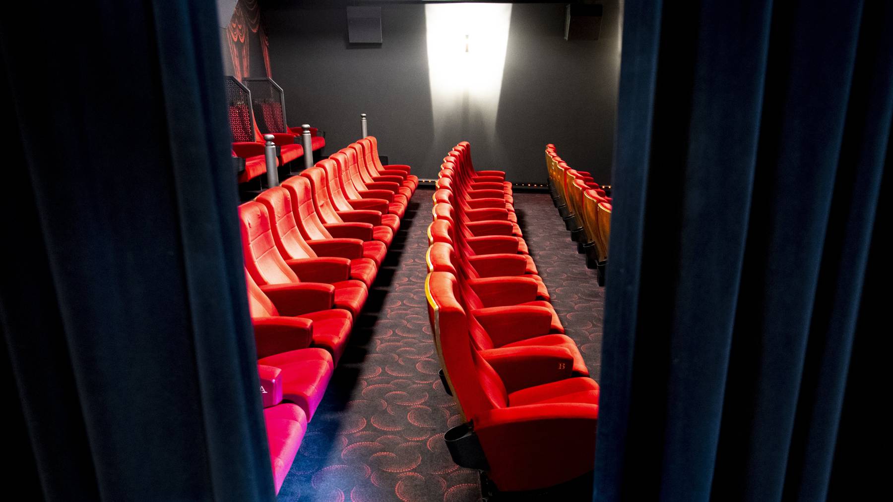 Leere Zuschauerränge: die Kino- und Theaterbranche fordert weitere Unterstützungen.