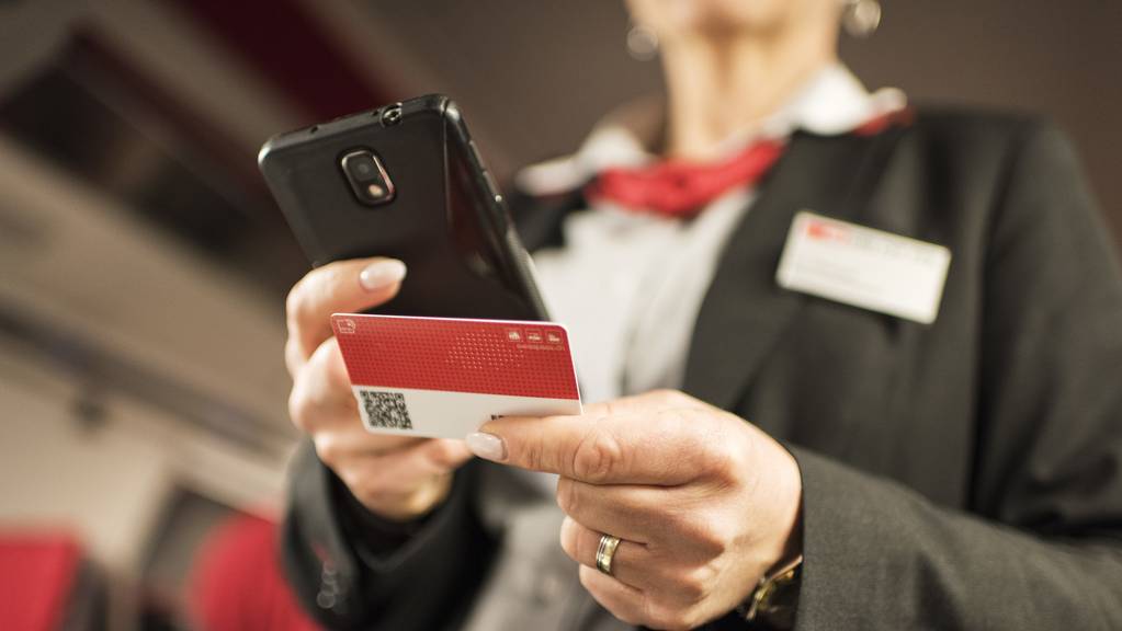 Neukundinnen- und kunden erhalten ihren SwissPass in Kartenform erst in vier bis acht Wochen.