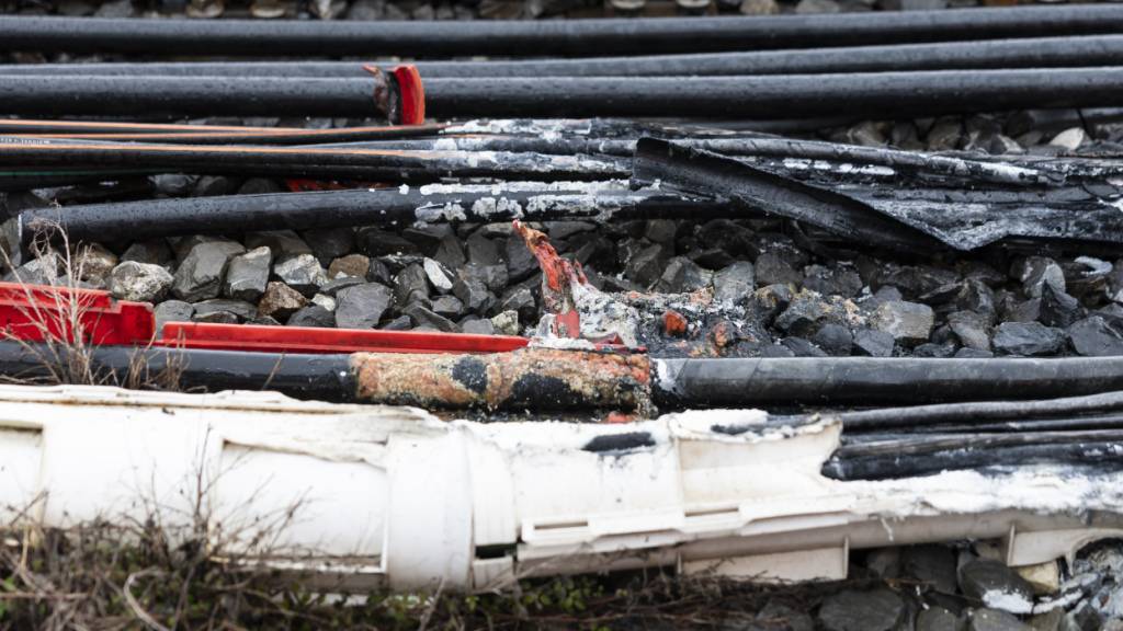 Die SBB musste nach dem Brand rund 1000 Kabel neu anschliessen.