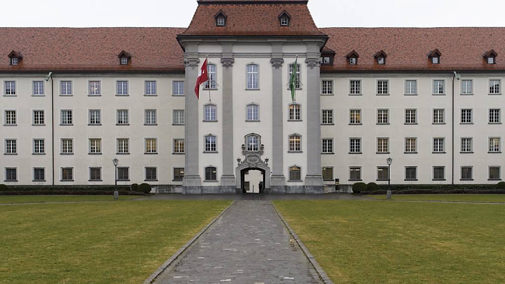 Die St. Galler Regierung erwartet für den Zeitraum von 2025 bis 2027 abnehmende Defizite. Im Bild das Regierungsgebäude. (Archivbild)