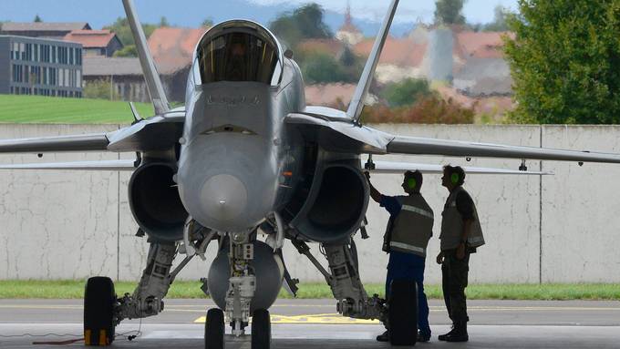 Kampfjet-Vorlage laut ersten Umfragewerten auf der Kippe