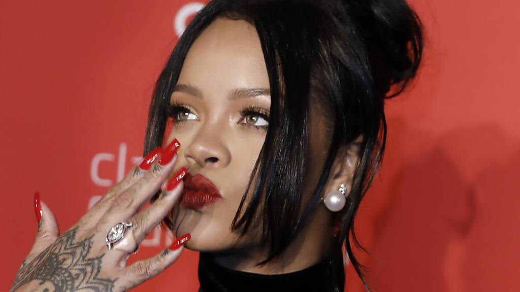 Die US-Sängerin Rihanna kündigt einen neuen Song mit dem Titel «Lift me up» an. (Archivbild)