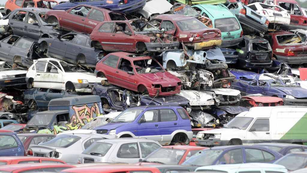 Die EU will, dass Autos künftig besser recycelbar sind. (Archivbild)