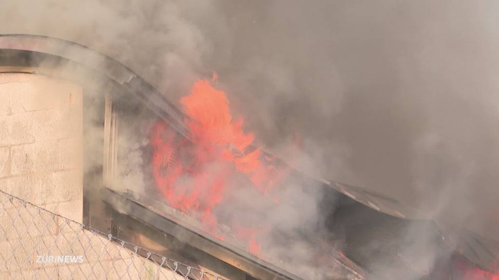 Turnhalle in Dättwil in Brand