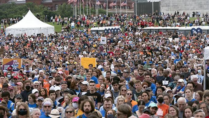 Demonstrationen in USA für Waffengesetze – Aufruf zum Schulstreik