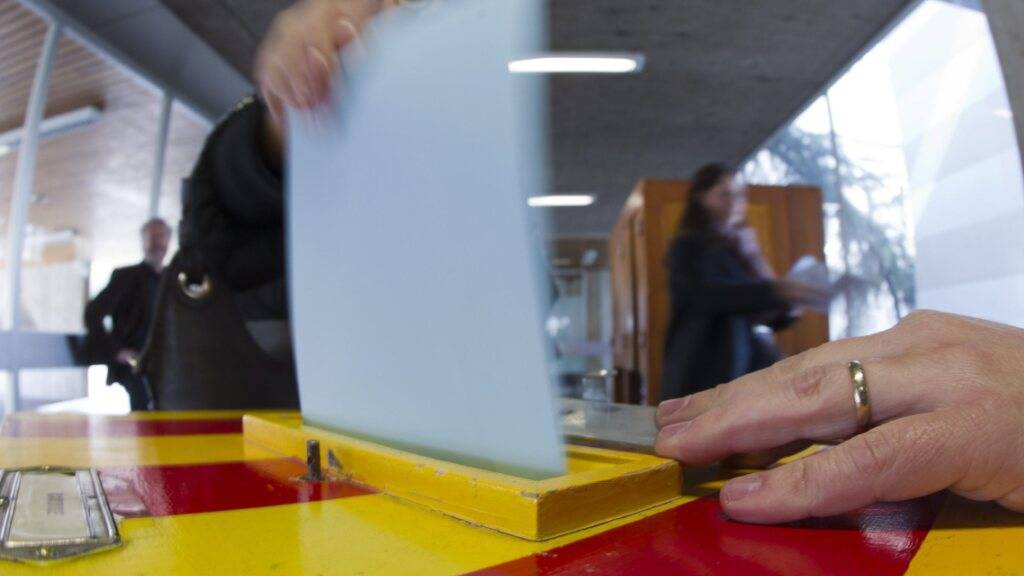 Die Berner Freisinnigen haben knapp die Nein-Parole zu Stimmrechtsalter 16 im Kanton Bern beschlossen. (Symbolbild)