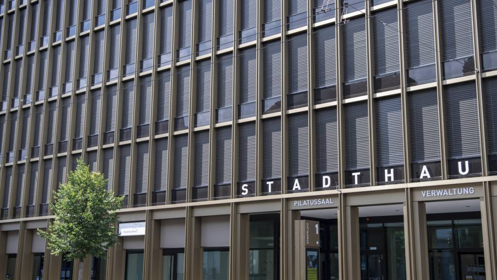 Die Stadt Kriens will den Pausenplatz beim Schulhaus Feldmühle mit verschiedenen Massnahmen aufwerten. (Symbolbild)