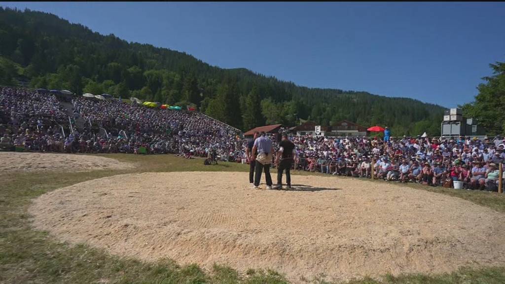 Matthias Aeschbacher gewinnt Schwarzsee-Schwinget