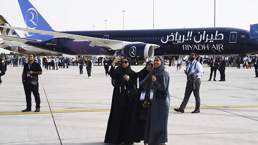 Stösst auf Anklang: Der US-Flugzeughersteller Boeing erwirbt an der Luftfahrtmesse in Dubai mehr Aufträge als der europäische Konkurrent Airbus. (Archivbild)