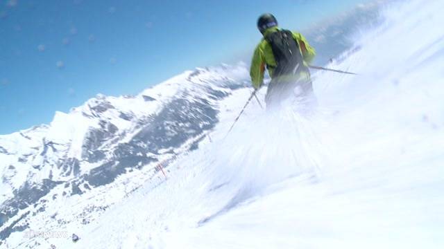 Skifahrer geniessen zusätzlichen Skitag