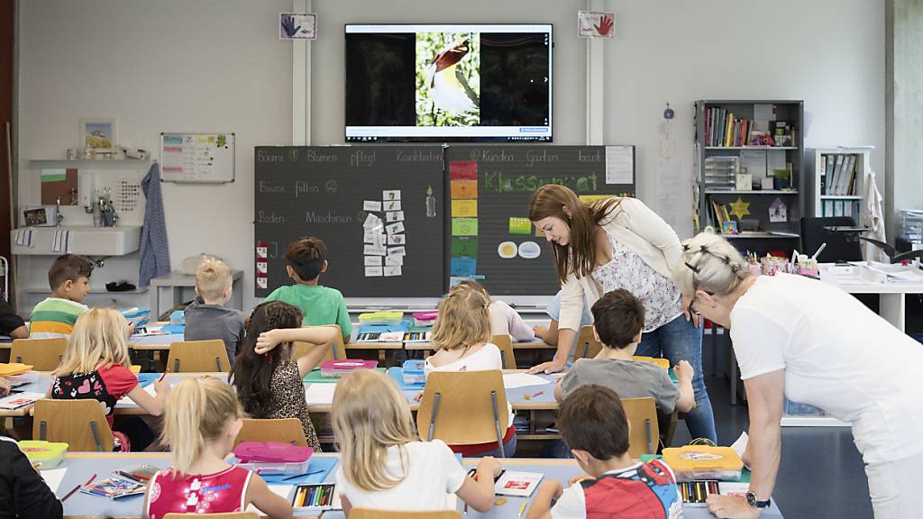 Zufrieden mit Kolleginnen, Schülern und Unterricht, aber nicht mit der integrativen Förderung: Lehrpersonen in der Schweiz. (Themenbild)